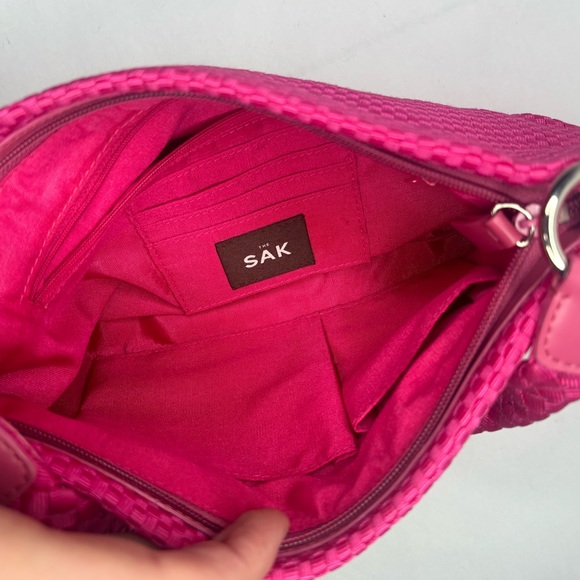 The Sak Woven Pink Fuchsia Cotton Silver Charm Zip Shoulder Bag NWOT - Picture 9 of 13